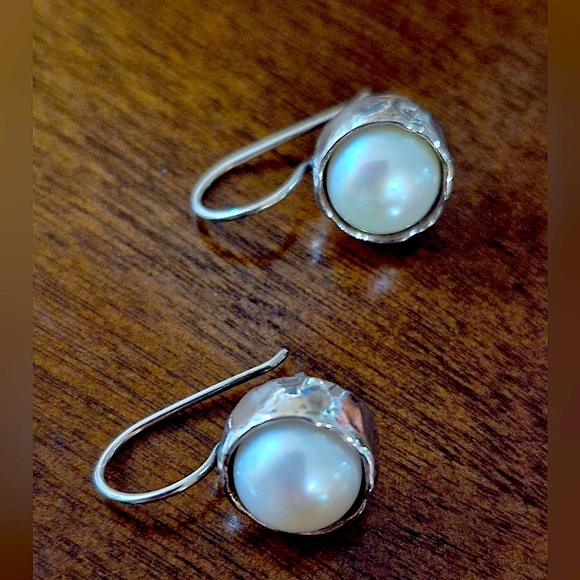 Silpada Margarite Pearl Hammered Silver Drop Earrings - Picture 3 of 7